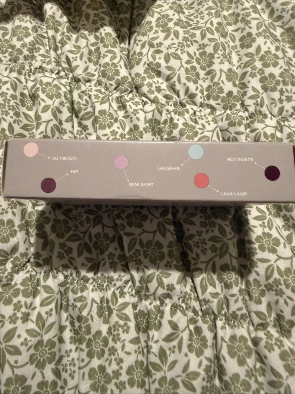 R.e.m. beauty eyeshadow palette